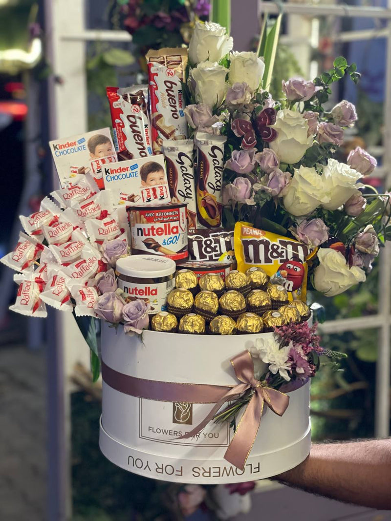 Flower and chocolate gift box — design inspiration